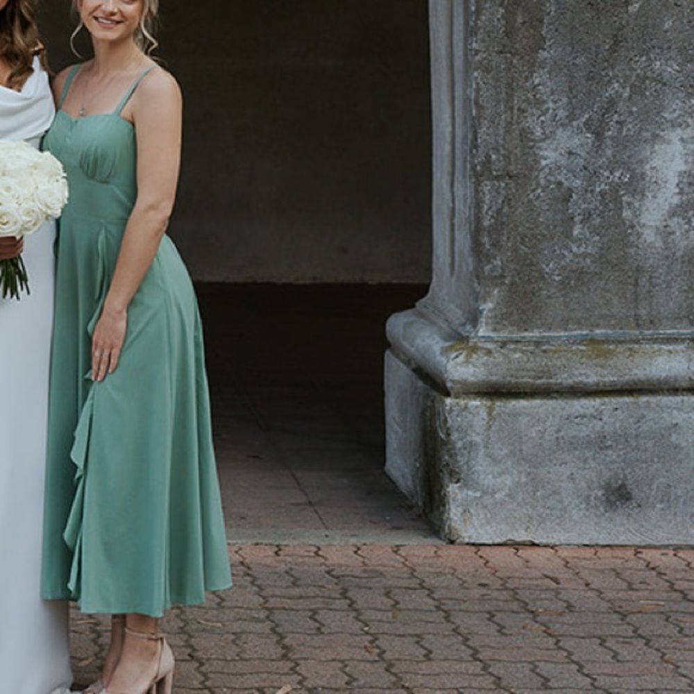 Elegant Green Spaghetti Strap Dress